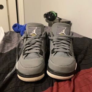 Jordan 4 cool grey size 5.5 youth